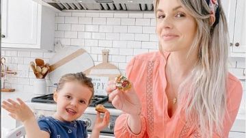 Corail Gland Paysan Chemisier porté par Ali Fedotowsky Manno dans La Bachelorette