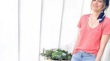 Distressed Denim Shorts portés par Ali Fedotowsky dans La Bachelorette