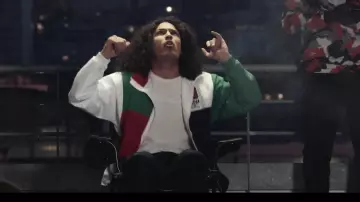 The jacket colored Karl Kani of Hatik in his clip Camaro Sport