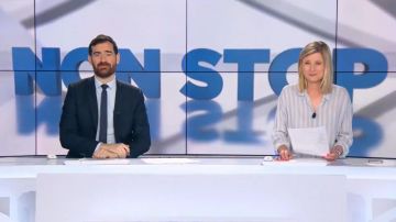 Camisa a rayas azul cielo de Karine de Ménonville en BFMTV