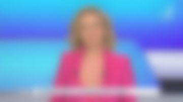 El caraco rosa de Caroline Roux en C dans l'air