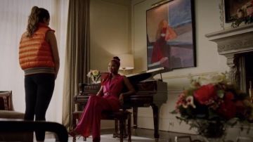 Cinturón rosa usado por Monica Colby (Wakeema Hollis) en Dinastía (S03E03)