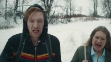 Stripe Hood­ie worn by Billy Johnson (Domhnall Gleeson) in RUN Season 1 Episode 7