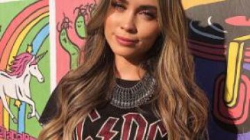 Black Graph­ic TShirt worn by Caitlin Clemmens in The Bachelor Season 24