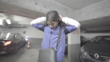 La veste de survêtement bleu Lacoste de Moha La Squale dans son clip Paris