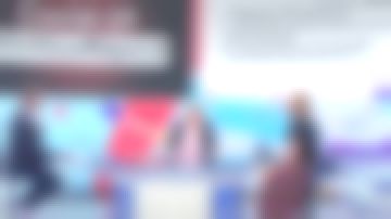 The pleated skirt multi-color Laura Tenoudji in Télématin 26 05 2020