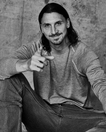 Le pantalon en jean gris porté par Zlatan Ibrahimović sur son compte Instagram @iamzlatanibrahimovic