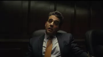 El empate de Colin Belfast (Bobby Cannavale) en Homecoming (S01E10)