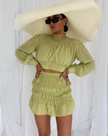 Ruched Top de Alicia Roddy en la cuenta de Instagram @lissyroddyy