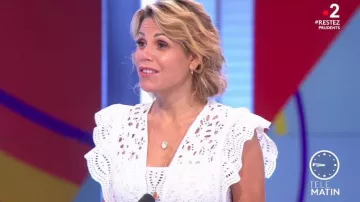 The top square neck short embroidery English ecru Laura Tenoudji in Télématin the 27.05.2020