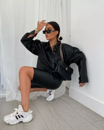 Adidas Mag­mur Run­ner sneak­ers of Alicia Roddy on the Instagram account @lissyroddyy
