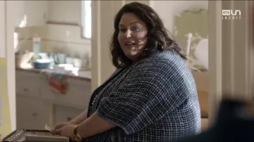 Reloj de oro de Kate Pearson (Chrissy Metz) en This Is Us (S02E01)