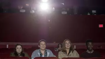 Shirt and green, Kevin (Logan Shroyer) in This Is Us (S02E01)