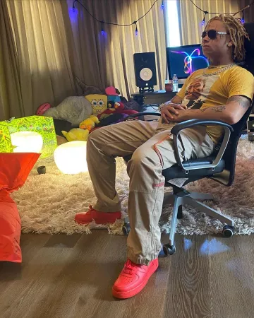 Sneakers Nike Air Force 1 Low Triple Red Trippie Redd on his account Instagram @trippieredd