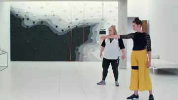 Mi Jong Lee mustard yellow cullotes Spring 2018 worn by Josephine Chesterfield (Anne Hathaway) in The Hustle