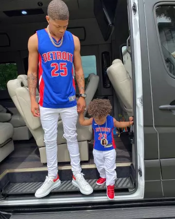 The jersey of Detroit Pistons carried by YK Osiris on his account Instagram @ykosiris