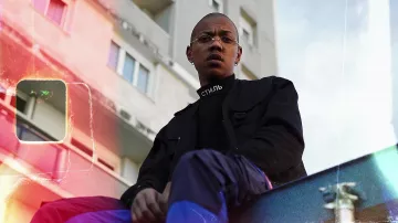 Le t-shirt Heron Preston à col montant porté par Farlot dans son clip COLLECTIF