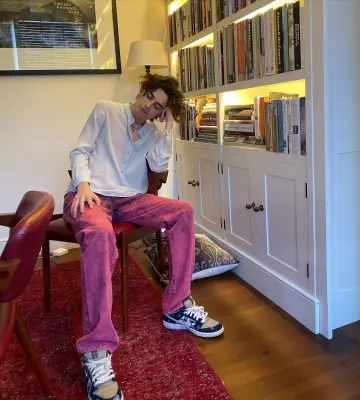 The sneakers Travis Scott X Nike SB Dunk Low Timothée Chalamet on his account Instagram @tchalamet
