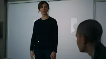 Black Long Sleeve Top worn by Wendy Rhoades (Maggie Siff) in Billions Season 5 Episode 4