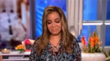 Ulla Johnson Ro­ma Flo­ral Print Blouse worn by Sunny Hostin on The View May 27, 2020