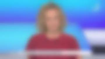 La sudadera de cuero de terciopelo brandy de Caroline Roux en C dans l'air el 28.05.2020