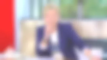 Le t-shirt à rayures Maison Sarah Lavoine porté par Anne-Élisabeth Lemoine dans C à Vous