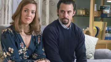 El suéter azul marino usado por Jack Pearson (Milo Ventimiglia) en This Is Us (S02E08)