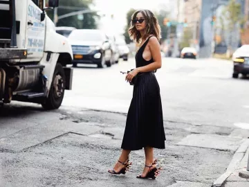 Los zapatos de tacón que lleva Léna Situations en su cuenta de Instagram @lenamahfouf