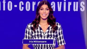 La mini-robe façon tweed, à col tailleur et à manches courtes de Iris Mittenaere dans Tirage de l'euromilions le 29.05.2020