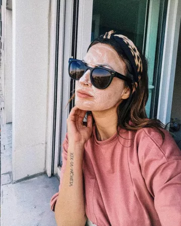 El pañuelo estampado de leopardo que lleva Julia Flabat en su cuenta de Instagram @julia.flabat