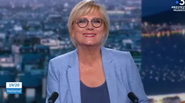 Jacket blazer blue Catherine Matausch in 19/20 Journal de France 3 the 30.05.2020