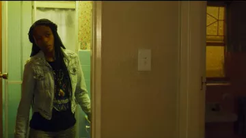 The jean jacket worn by Puleng Khumalo (Wada Qamata) in Blood & Water (S01E03)
