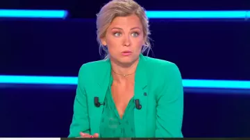 The black dress portfolio sleeveless Laure Boulleau in Canal Football Club  the 24.05.2020