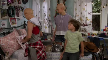 Overalls sleeveless grey Alexa Mendoza (Paris Berelc) in Alexa & Katie (S01E02)