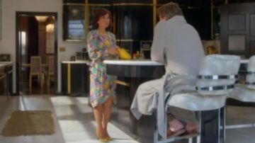 Tacones amarillos usados por Simone Grove (Lucy Liu) en Why Women Kill (S01E09)