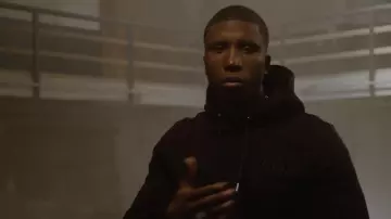 Sweatshirt black hoody Bosh in her video clip Lonely