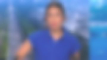 La robe courte sans manche en coton  bleu électrique de Émilie Tran Nguyen dans 12/13 Journal de France 3 le 02.06.2020