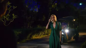 La robe verte de Carolina Larriera (Ana de Armas) dans Sergio