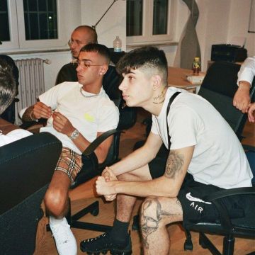 Sneakers Nike Air Force 1 '07 Capo Plaza on his account Instagram @capoplaza