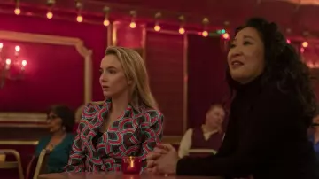 Le débardeur noir porté par Villanelle (Jodie Comer) dans Killing Eve (S03E08)