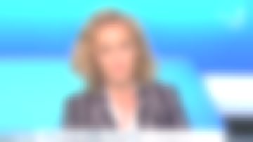 Chaqueta Blazer a rayas elásticas de Caroline Roux en C dans l'air