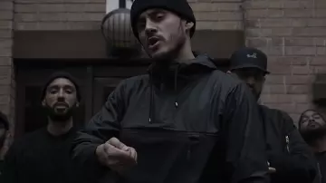La veste de Deen Burbigo dans le clip Suprématie de Espiiem