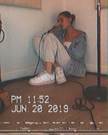 Sneakers Nike Air Force 1 Madison Beer on his account Instagram @madisonbeer