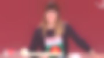 The sweater with patch applied 'Only Love' Daphne Bürki in I love you etc...