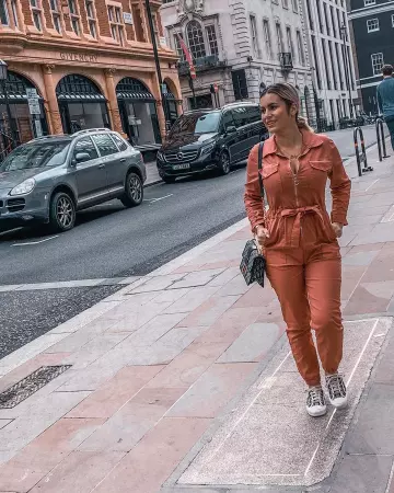 The sneakers B23 Dior worn by Carla Moreau on his account Instagram @carlamoreau_____