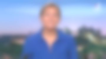 The blue shirt colour blue oriental of Anne-Sophie Lapix in Journal de 20h de France 2 June 4, 2020