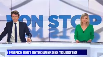 The green sweater V-neck Karine of Ménonville on BFMTV