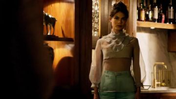 La blusa verde menta Prada usada por Cristal Flores (Nathalie Kelley) en dinastía S01E19