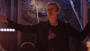 Shark T-Shirt porté par Le Docteur (Peter Capaldi) dans Doctor Who (S09E10)