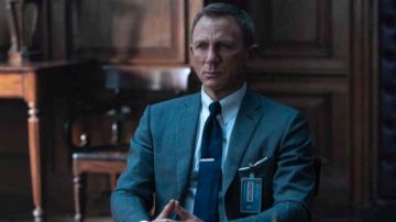 Blue Silk Tie worn by James Bond (Daniel Craig) in No Time to Die